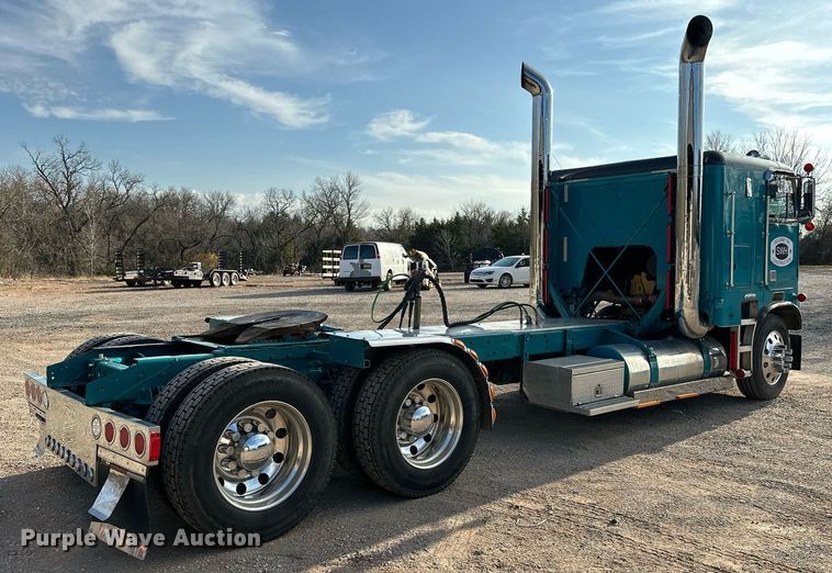 image for item EJ5274 1987 Freightliner semi truck