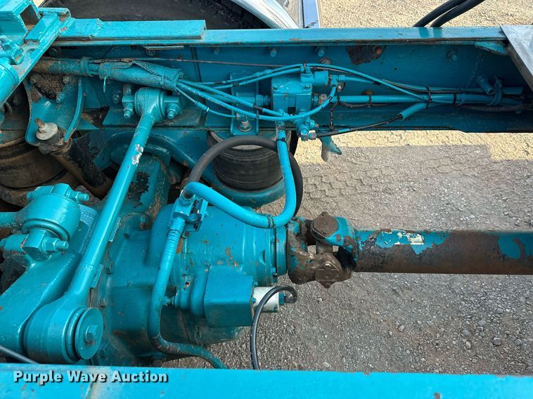 image for item EJ5274 1987 Freightliner semi truck