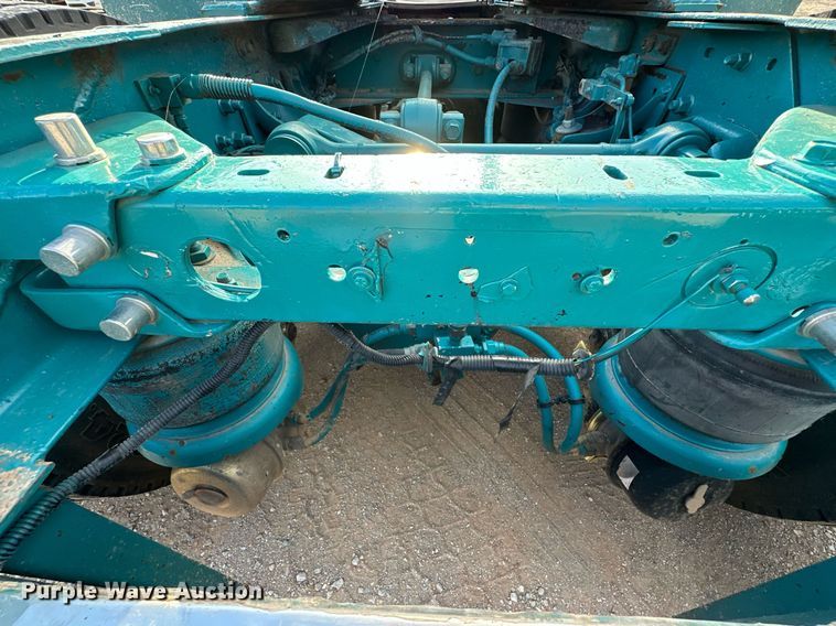 image for item EJ5274 1987 Freightliner semi truck