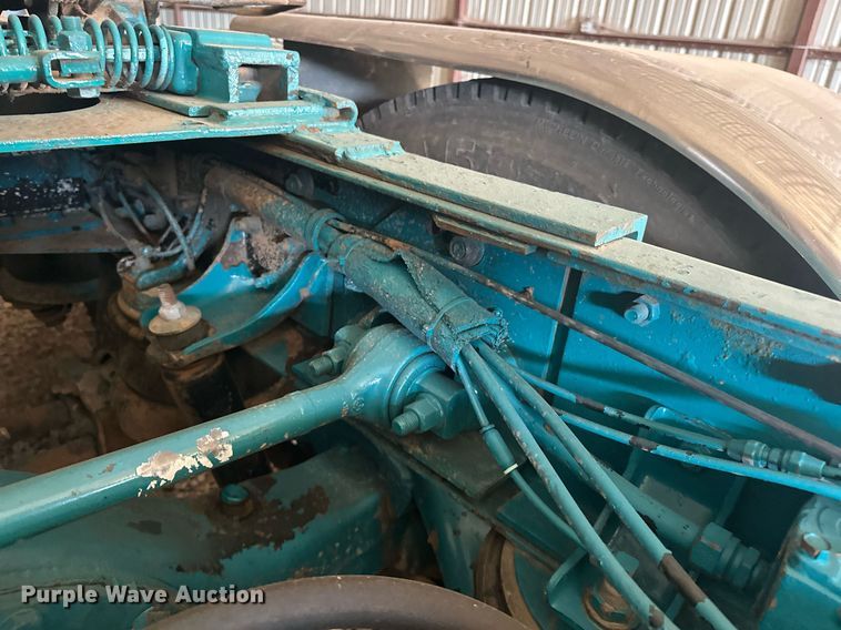 image for item EJ5274 1987 Freightliner semi truck