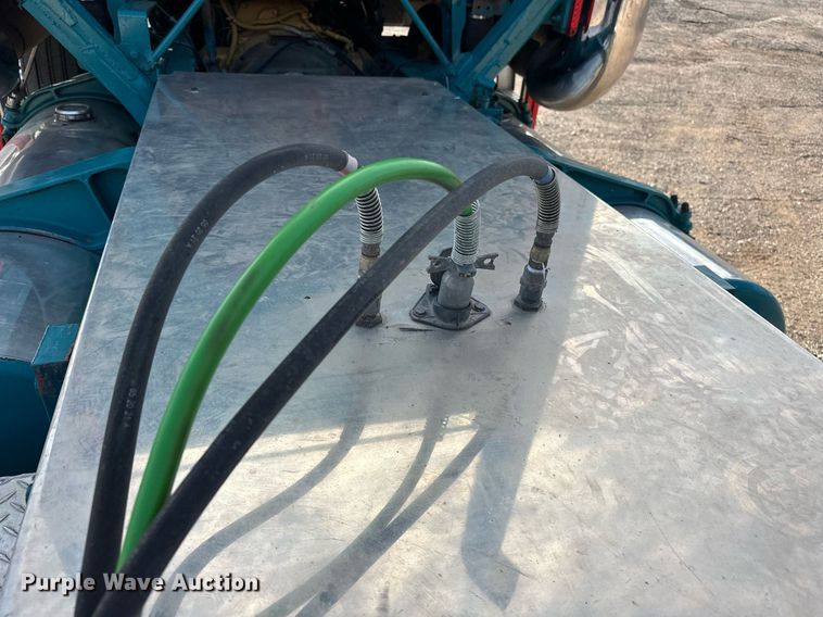 image for item EJ5274 1987 Freightliner semi truck