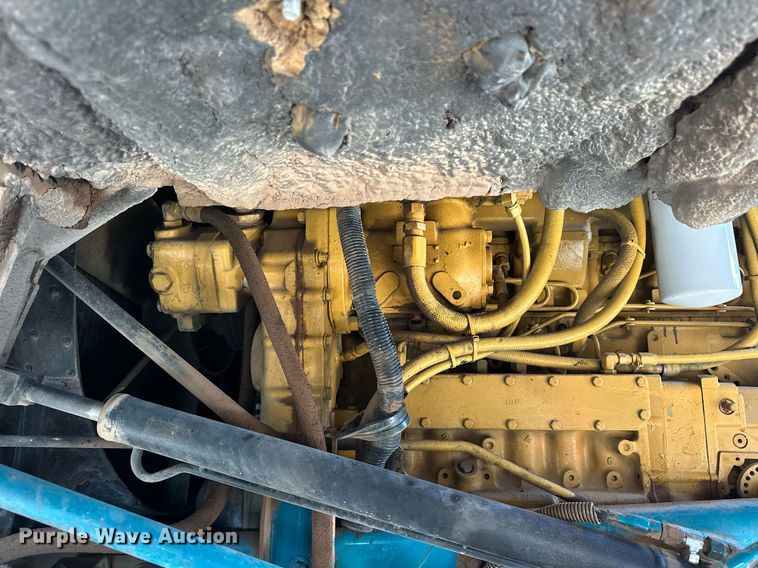 image for item EJ5274 1987 Freightliner semi truck