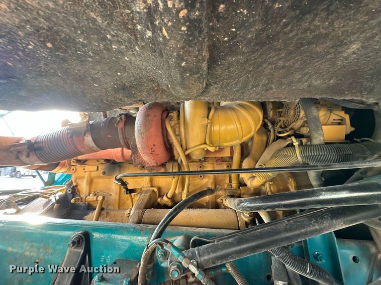 image for item EJ5274 1987 Freightliner semi truck