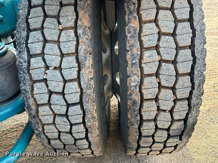 image for item EJ5274 1987 Freightliner semi truck