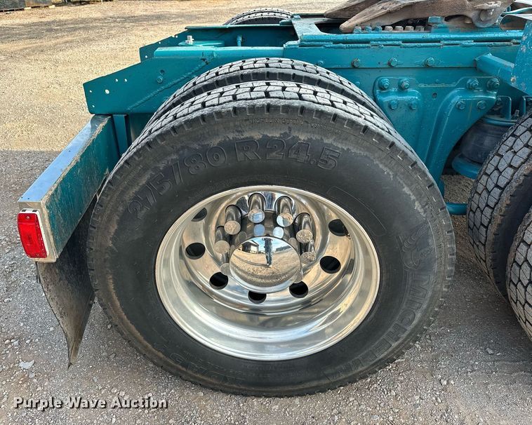 image for item EJ5274 1987 Freightliner semi truck