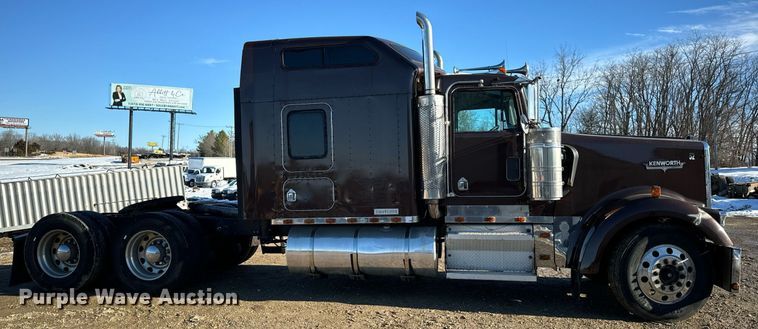image for item EN5042 1997 Kenworth W900 semi truck
