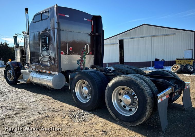 image for item EN5042 1997 Kenworth W900 semi truck