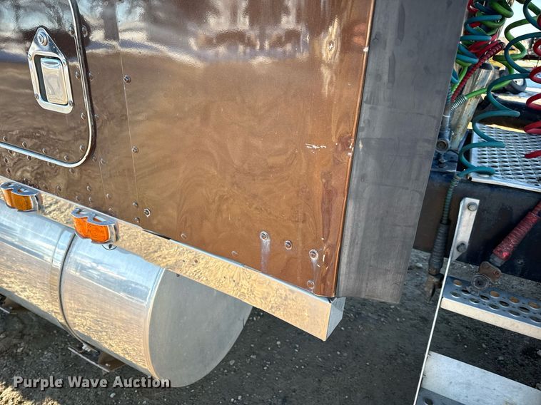 image for item EN5042 1997 Kenworth W900 semi truck