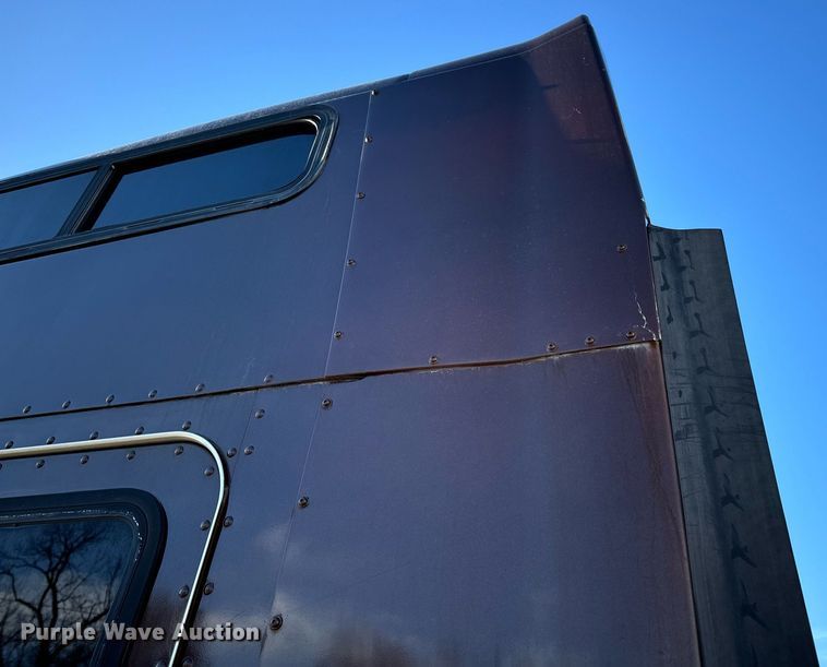 image for item EN5042 1997 Kenworth W900 semi truck