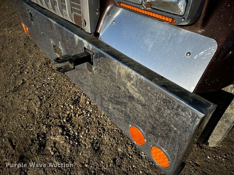 image for item EN5042 1997 Kenworth W900 semi truck