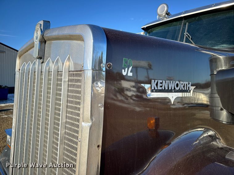 image for item EN5042 1997 Kenworth W900 semi truck