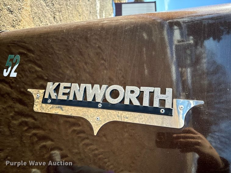 image for item EN5042 1997 Kenworth W900 semi truck