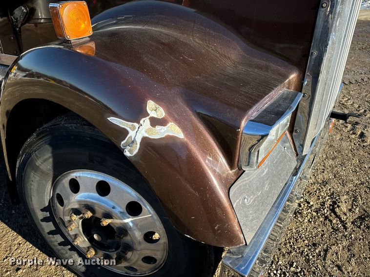 image for item EN5042 1997 Kenworth W900 semi truck