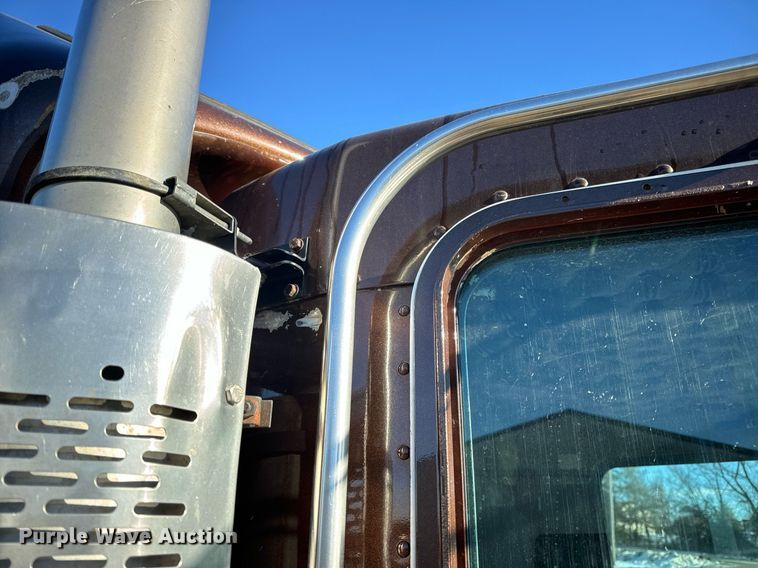 image for item EN5042 1997 Kenworth W900 semi truck