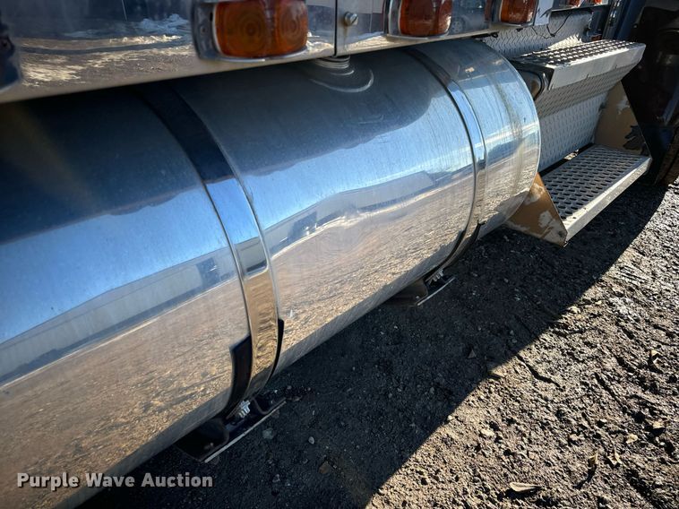 image for item EN5042 1997 Kenworth W900 semi truck