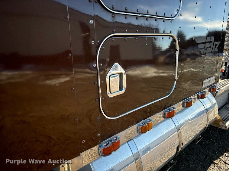 image for item EN5042 1997 Kenworth W900 semi truck