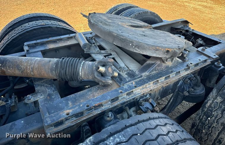 image for item EN5042 1997 Kenworth W900 semi truck