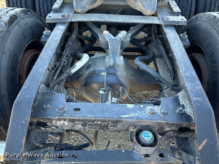 image for item EN5042 1997 Kenworth W900 semi truck