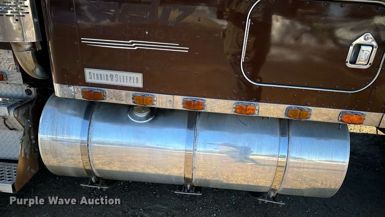 image for item EN5042 1997 Kenworth W900 semi truck