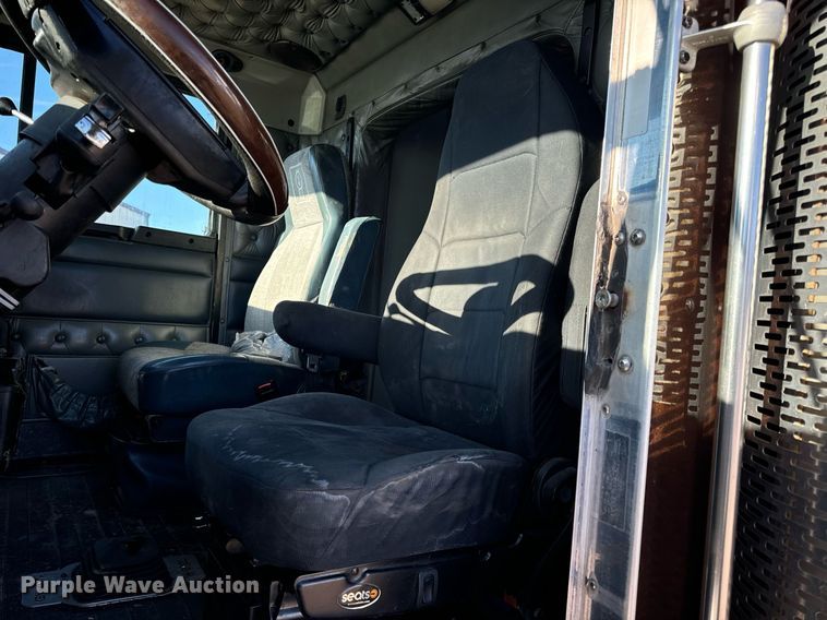 image for item EN5042 1997 Kenworth W900 semi truck