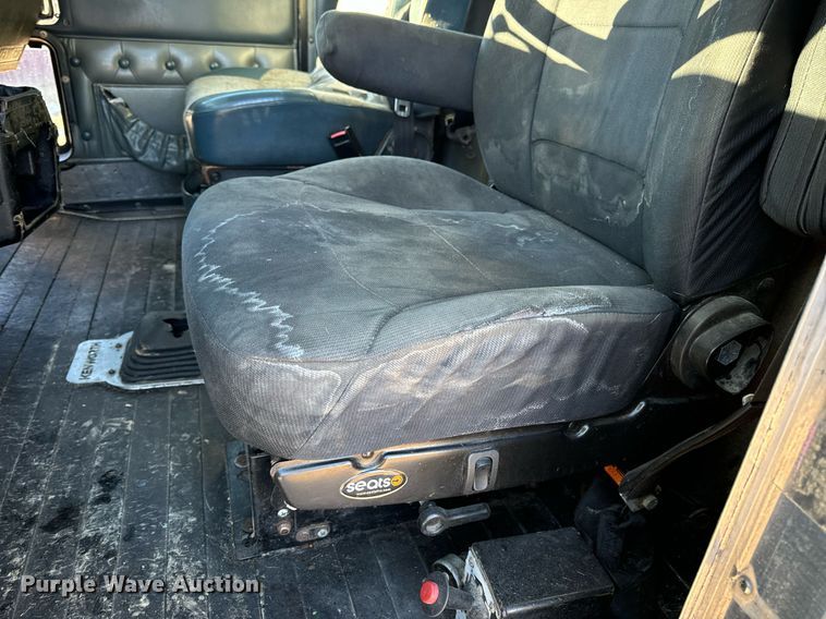 image for item EN5042 1997 Kenworth W900 semi truck