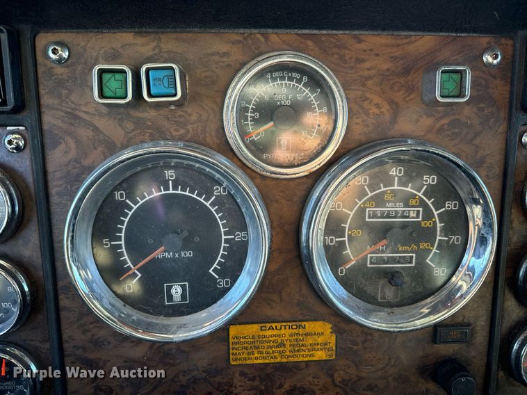 image for item EN5042 1997 Kenworth W900 semi truck