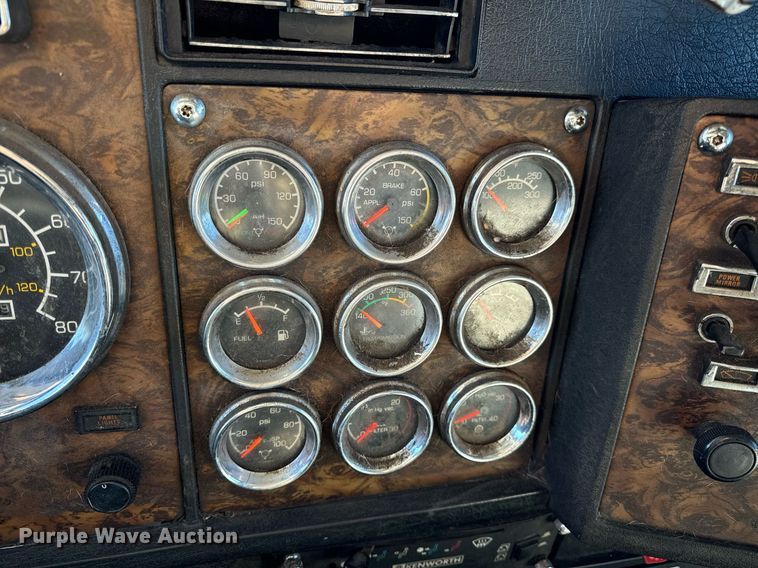 image for item EN5042 1997 Kenworth W900 semi truck