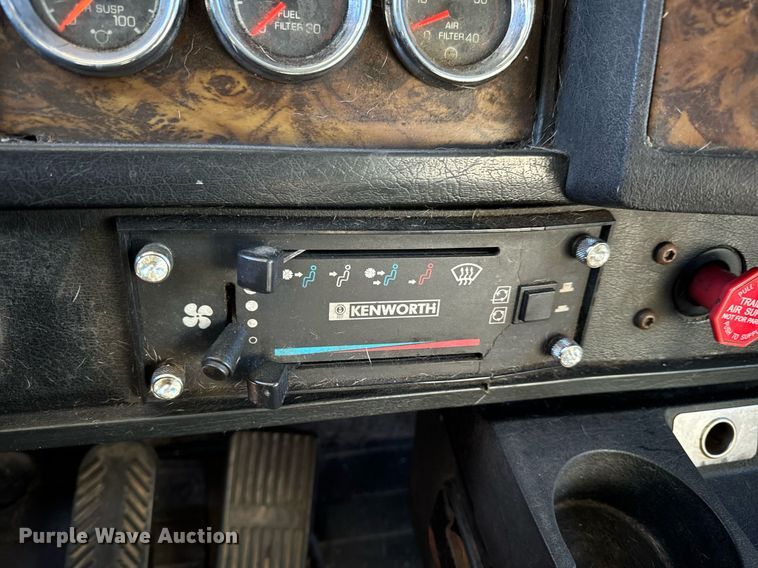 image for item EN5042 1997 Kenworth W900 semi truck