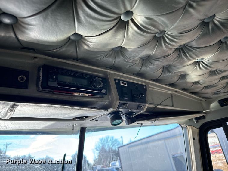 image for item EN5042 1997 Kenworth W900 semi truck