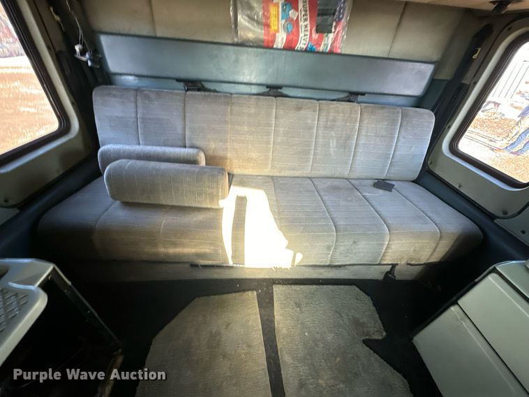 image for item EN5042 1997 Kenworth W900 semi truck