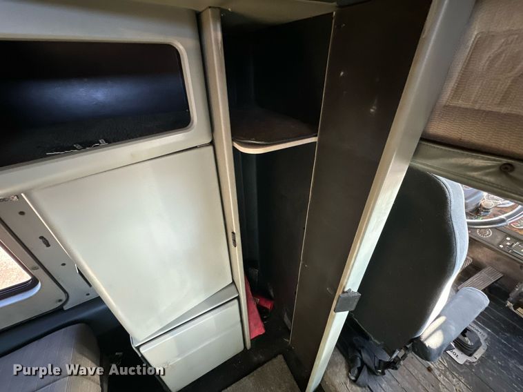 image for item EN5042 1997 Kenworth W900 semi truck