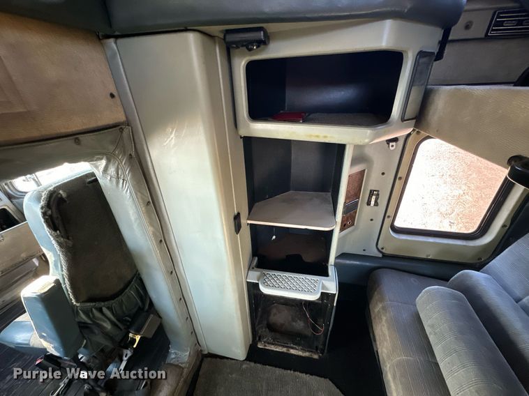 image for item EN5042 1997 Kenworth W900 semi truck