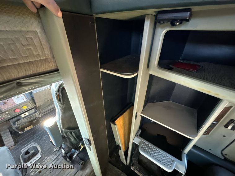 image for item EN5042 1997 Kenworth W900 semi truck