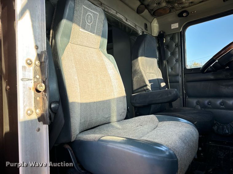 image for item EN5042 1997 Kenworth W900 semi truck