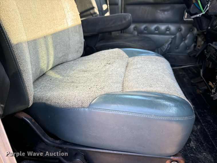 image for item EN5042 1997 Kenworth W900 semi truck