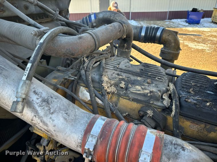 image for item EN5042 1997 Kenworth W900 semi truck