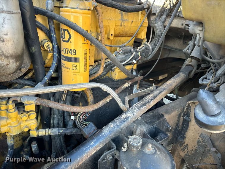 image for item EN5042 1997 Kenworth W900 semi truck