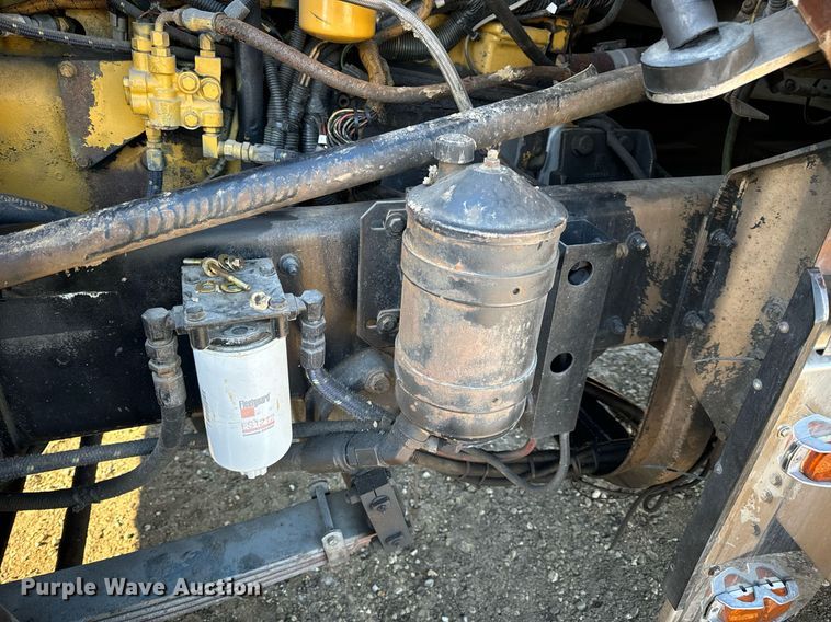 image for item EN5042 1997 Kenworth W900 semi truck