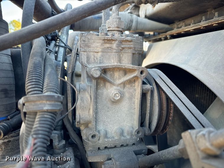 image for item EN5042 1997 Kenworth W900 semi truck