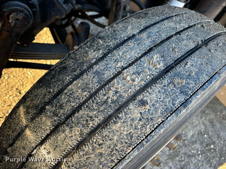 image for item EN5042 1997 Kenworth W900 semi truck