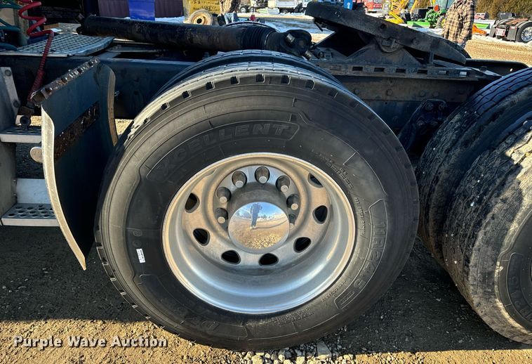 image for item EN5042 1997 Kenworth W900 semi truck