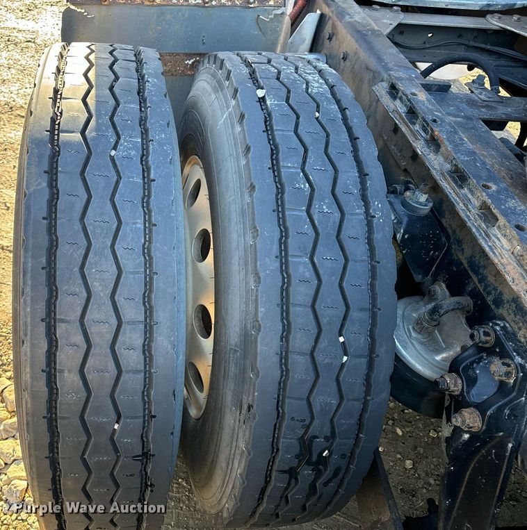 image for item EN5042 1997 Kenworth W900 semi truck