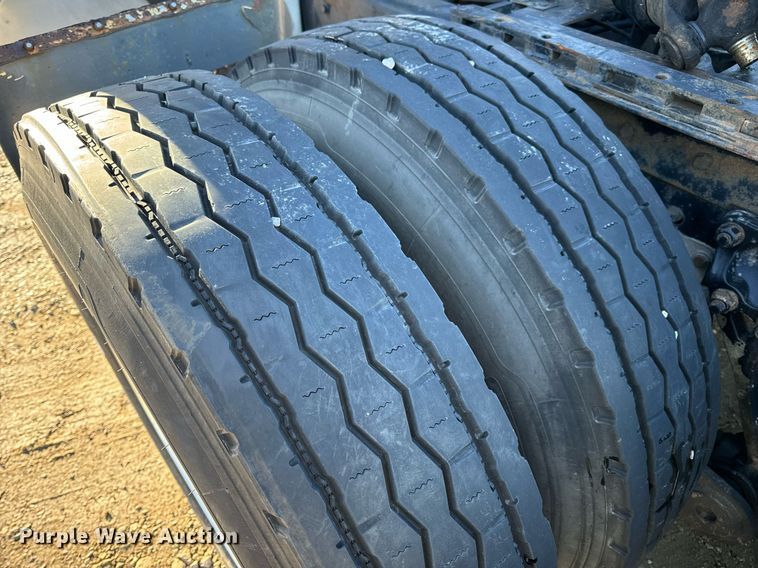 image for item EN5042 1997 Kenworth W900 semi truck