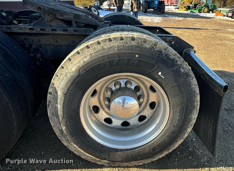 image for item EN5042 1997 Kenworth W900 semi truck