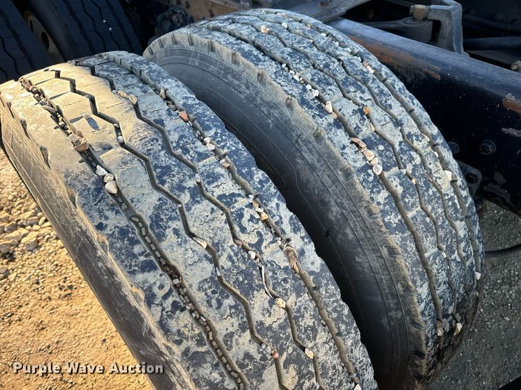 image for item EN5042 1997 Kenworth W900 semi truck