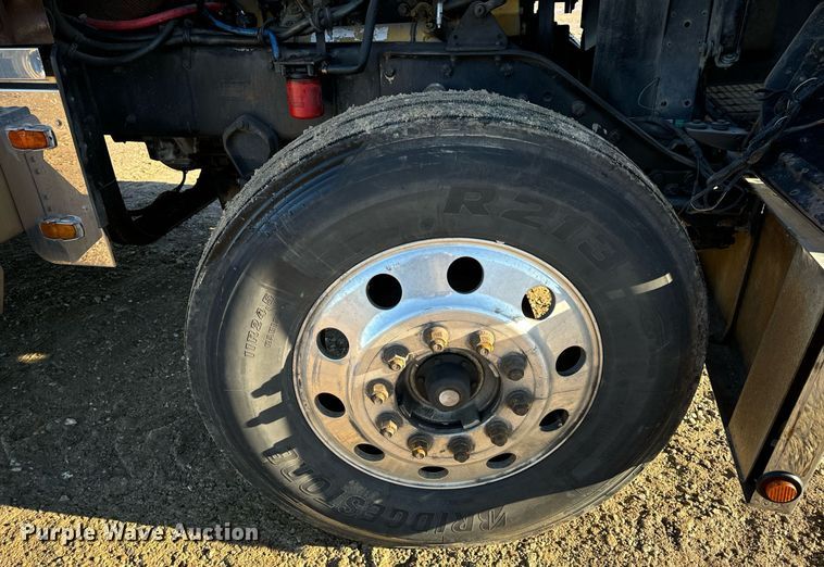 image for item EN5042 1997 Kenworth W900 semi truck