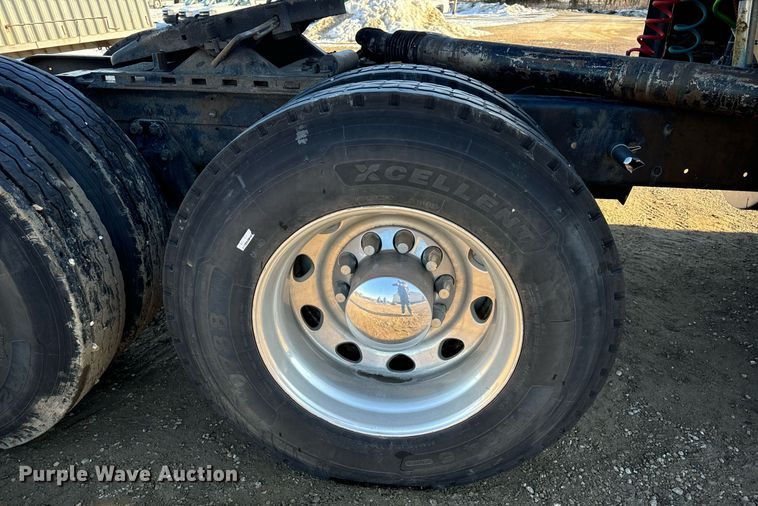 image for item EN5042 1997 Kenworth W900 semi truck