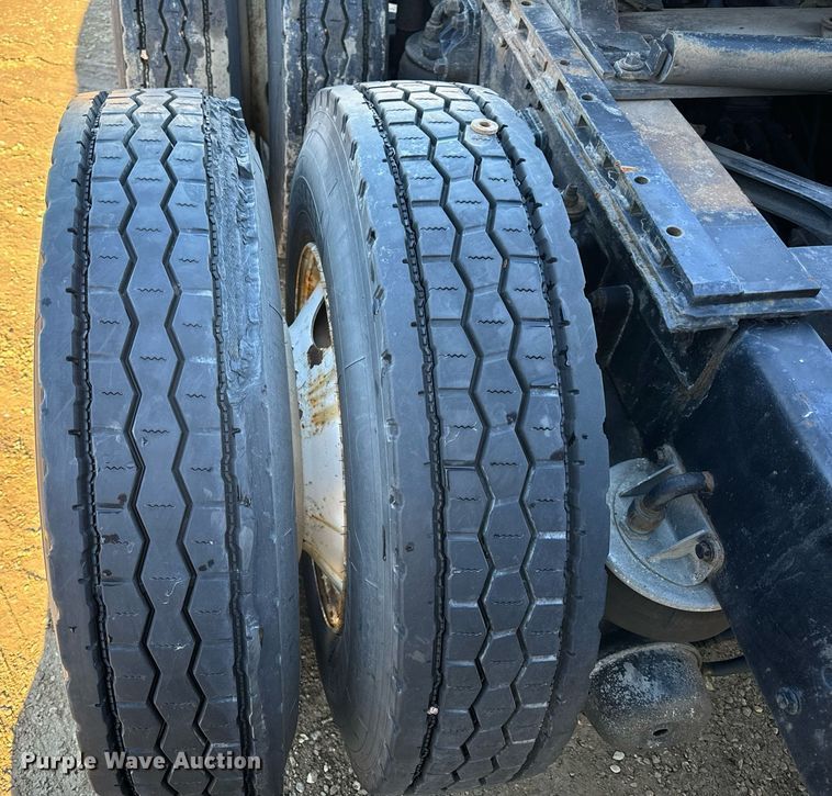 image for item EN5042 1997 Kenworth W900 semi truck