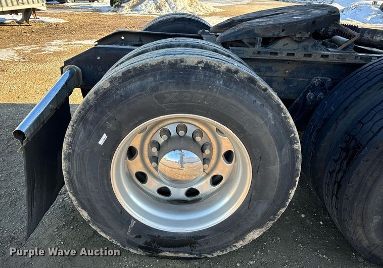 image for item EN5042 1997 Kenworth W900 semi truck