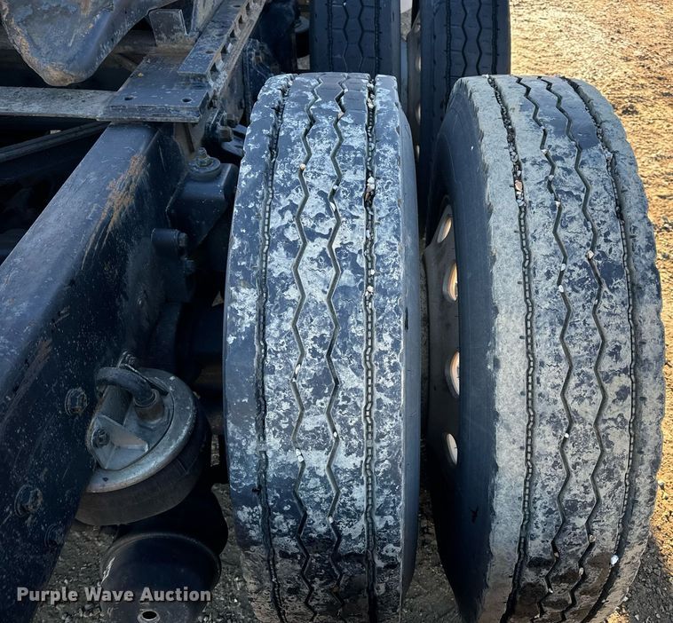 image for item EN5042 1997 Kenworth W900 semi truck